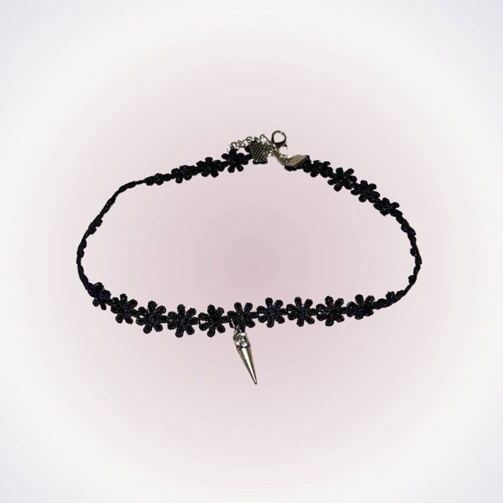 Black Floral Pendant Choker Necklace | Sz OS